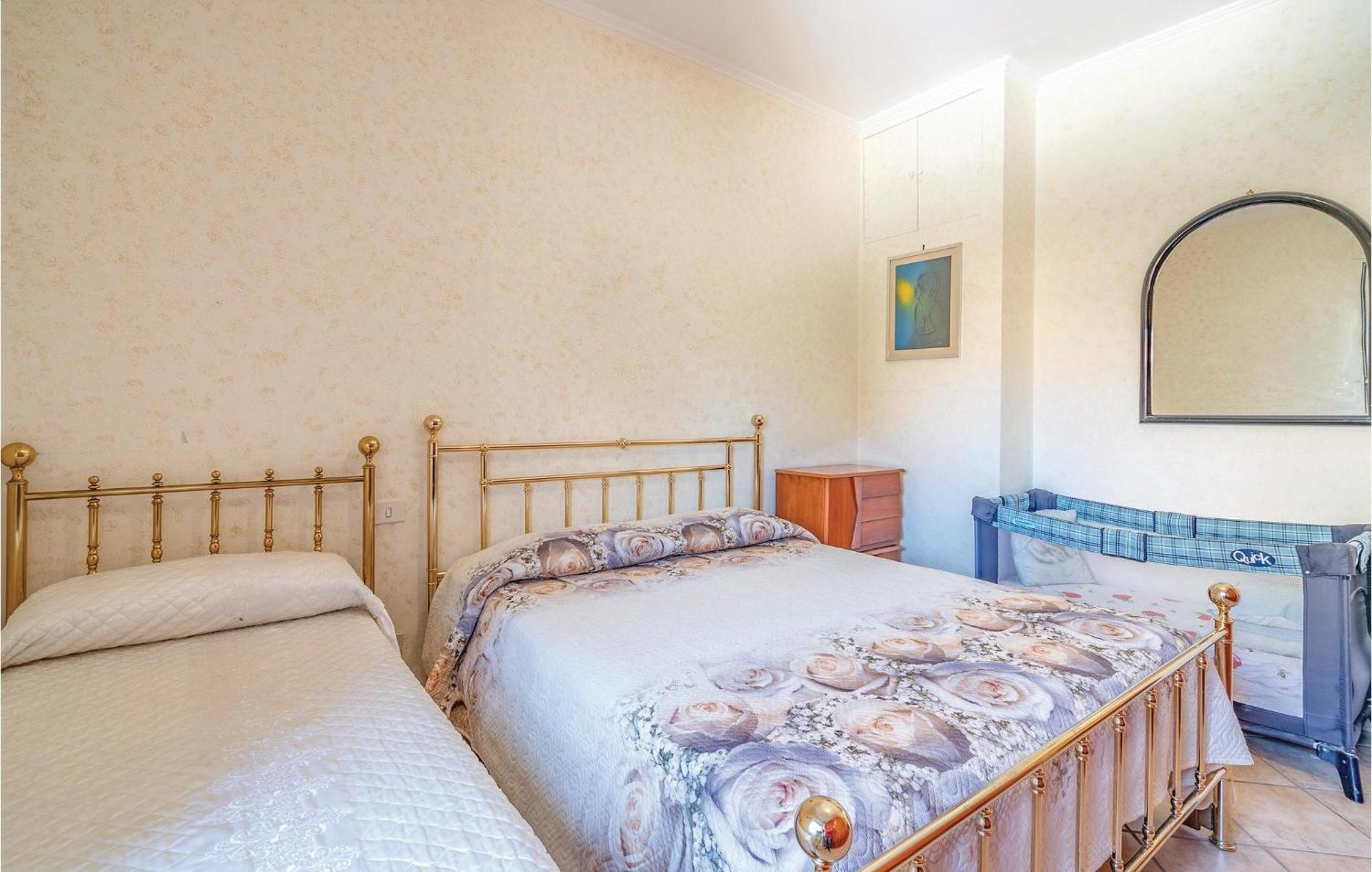 Gorgeous Apartment In Ladispoli Rm With Wifi Extérieur photo